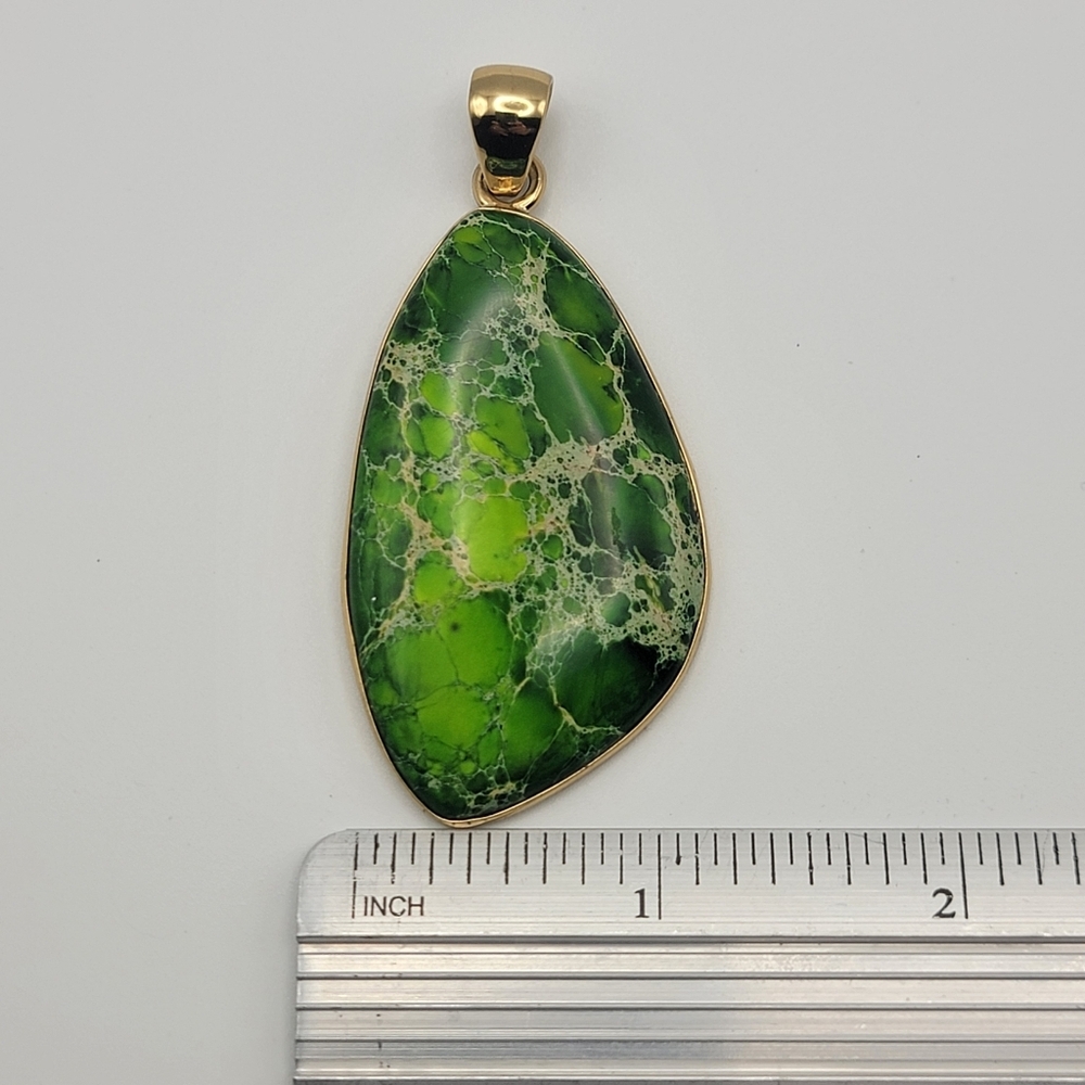 Vintage Signed CHARLES ALBERT Vivid Green Ocean Sediment Gold Tone Pendant #686p - Picture 7 of 9